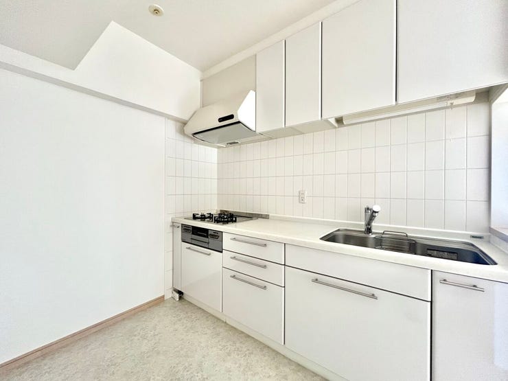 吊戸棚付きで収納力もばっちりです!