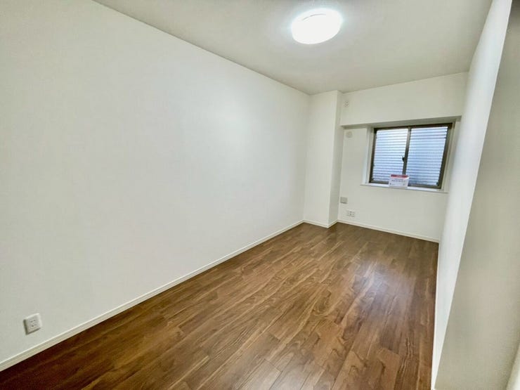 広々としたお部屋は家具の配置やインテリアデザインがしやすく、自分好みの居心地の良い空間を作れます♪