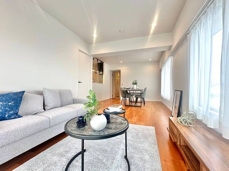 17帖の空間があるので、ダイニングとリビングのスペースをそれぞれしっかりと設けられます。