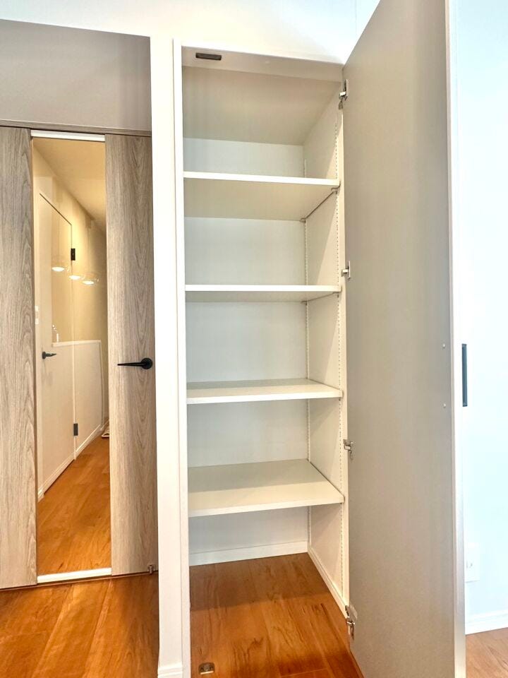 LDKスペースにも可動棚が設置されているのが嬉しいですね。