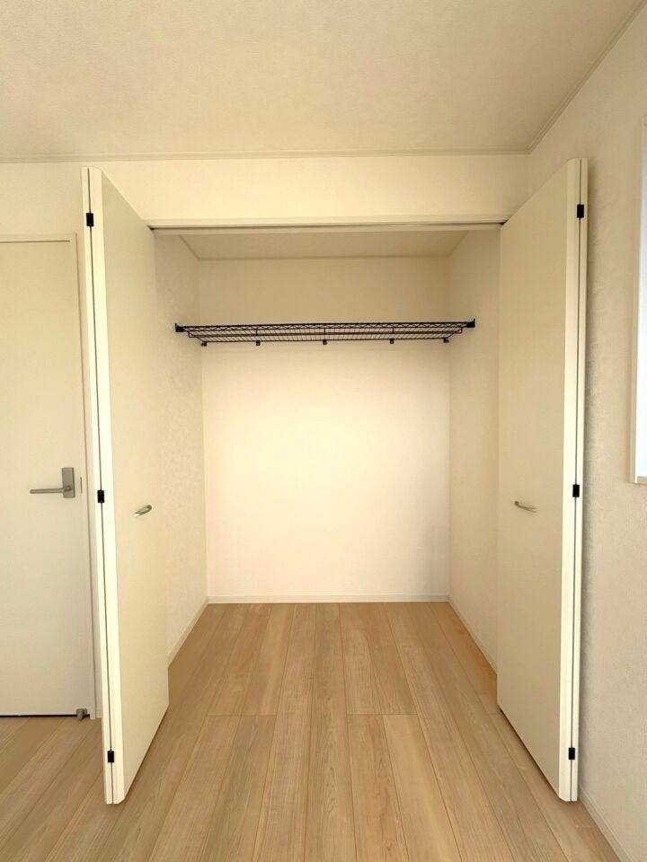 各部屋にクローゼットを完備。