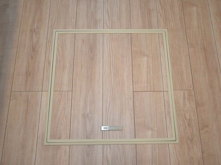 キッチンの床下収納
災害時に備えて貯蔵ができる床下収納♪
点検口にもなります♪