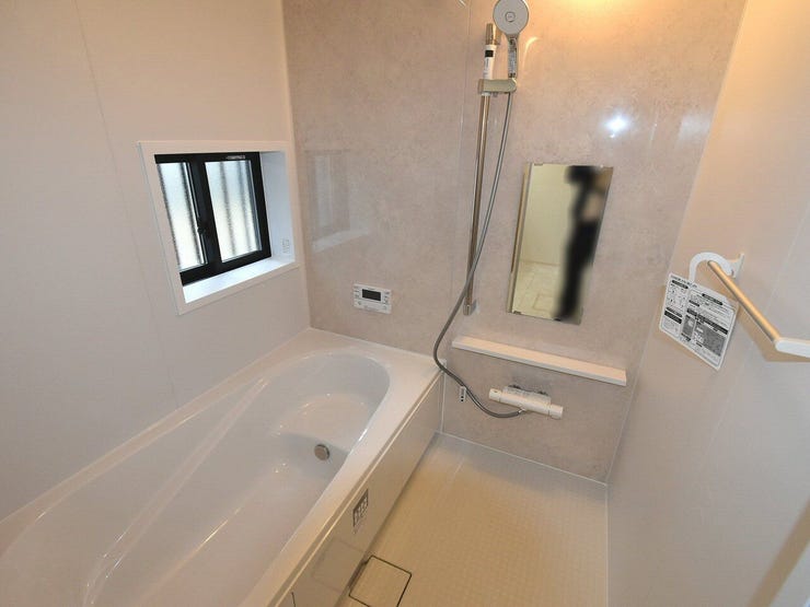 浴室
日々の疲れを癒す浴室は1坪サイズでゆったりとお寛ぎいただけます。