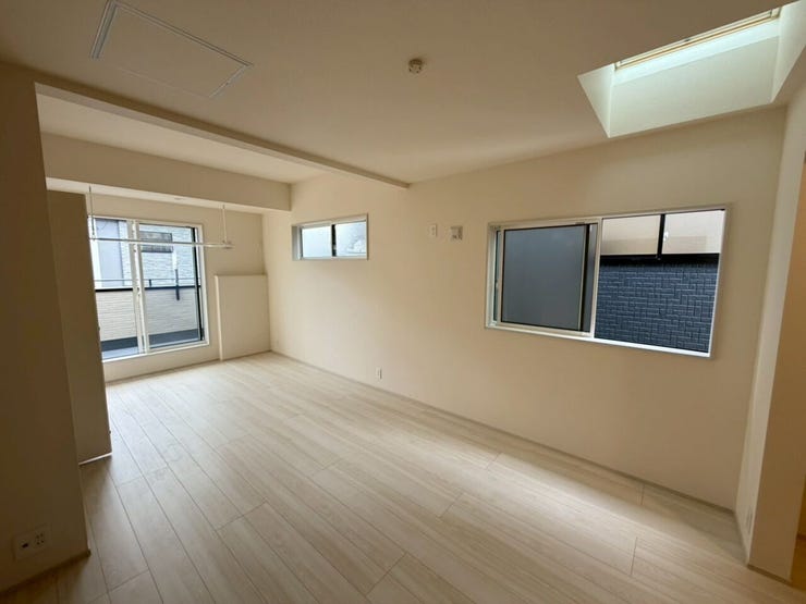 【Bed Room】
自然光がお部屋を明るくする天窓!