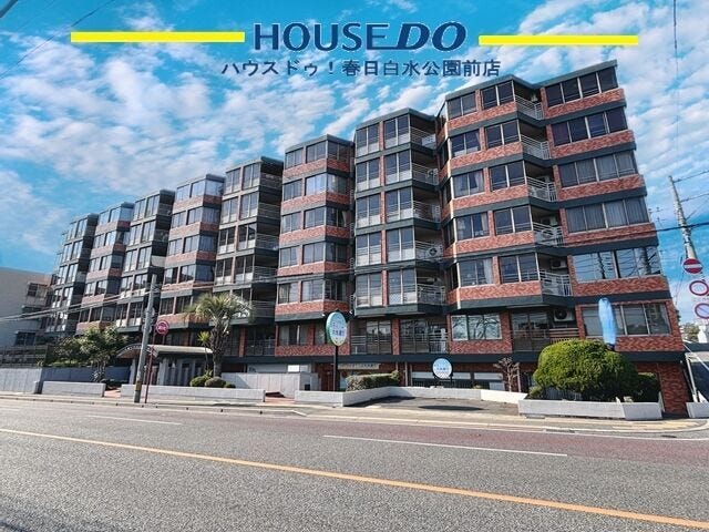 【外観】
\高層階につき眺望良好♪目の前に大きな公園やお店があり、住みよい環境です♪しっかり収納付き!/