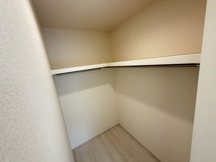 【Bed Room】
WIC付きで収納も困りません!