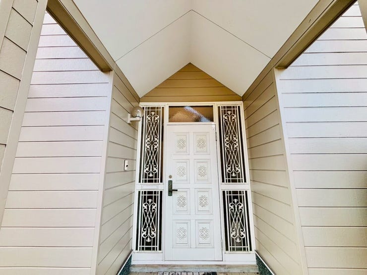 雨の日でも安心屋根付き玄関