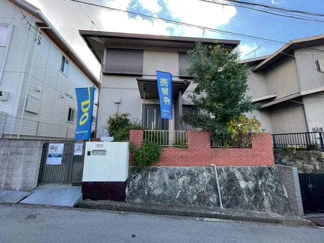 【外観】
解体更地渡しです。