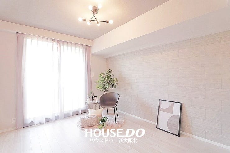 ■6.0帖洋室
■ダブルベッドを置いても十分なスペースがあるので寝室にもおすすめのお部屋です♪