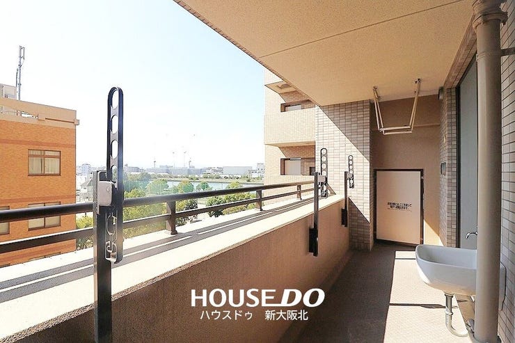 ■南西向きバルコニーで陽当たり・通風・良好です♪
■スロップシンク付き!バルコニーのお掃除や靴など汚れたものも洗う時に役立ちます◎