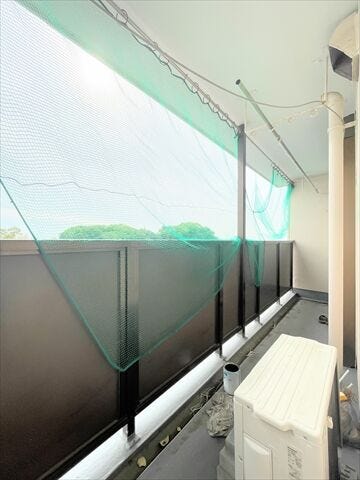 洗濯物を干すだけではなく、おしゃれに活用できれば生活がもっと豊かになります。
光もたっぷり差し込むため、部屋の奥まで自然光が明るく照らします。