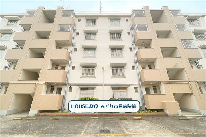 【外観】
【作の山マンション】地上5階建、総戸数20戸のマンションになります。
名鉄名古屋本線/鳴海駅まで徒歩22分
※ペット飼育可(規約有)
