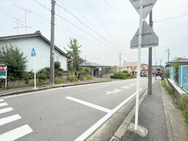 近隣の雰囲気は実際に見て、感じていただくのが一番です!
ぜひ現地を見に来てください♪お問い合わせお待ちしております。