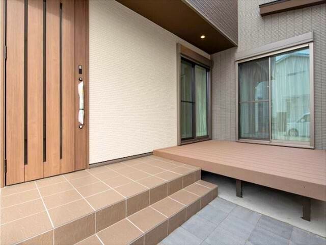 リビング前にウッドデッキを置くことで子供たちの動きを室内から確認することが出来そうですね
(2025年12月7日)