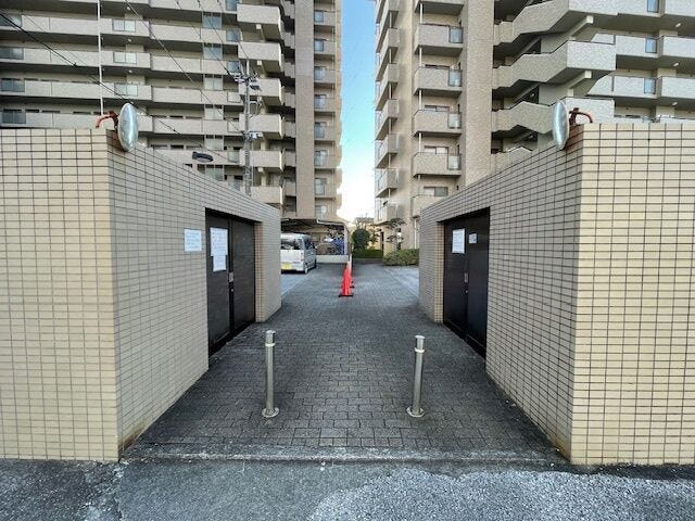 ゴミステーションは2箇所ございます。