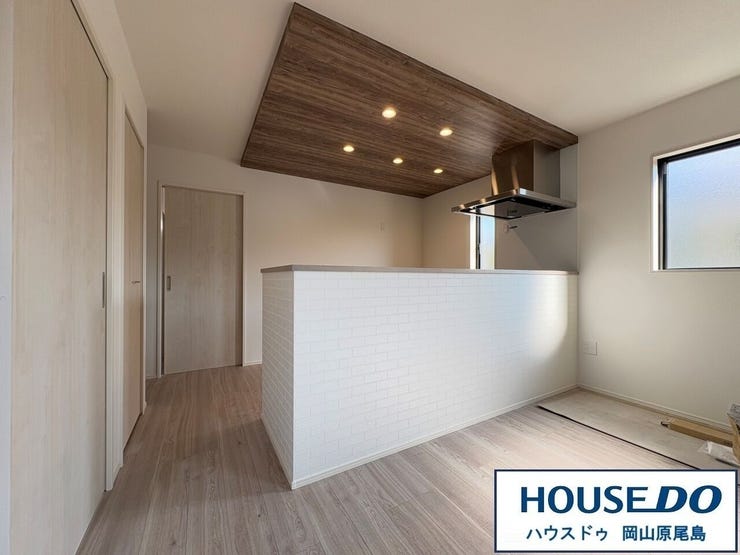 対面式のキッチンで、会話をしながらお子様のリビング学習を見守りながらお料理が捗りそうです♪
※同施工会社の物件イメージ写真です。