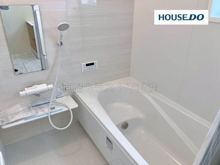 ゆったりサイズのお風呂は一日の疲れを癒やしてくれます!機能的でお手入れもしやすく、きれいに保てます!