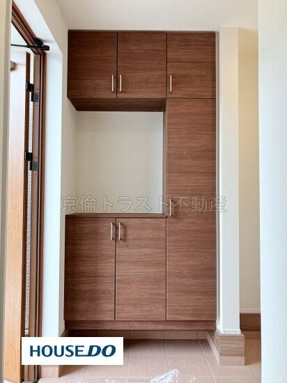 玄関にはシューズボックスとSICがあります!いつもすっきりとした空間に保てます!