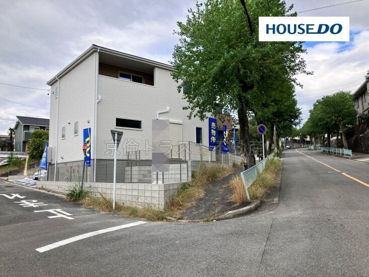 開放的な南西角地の物件です!