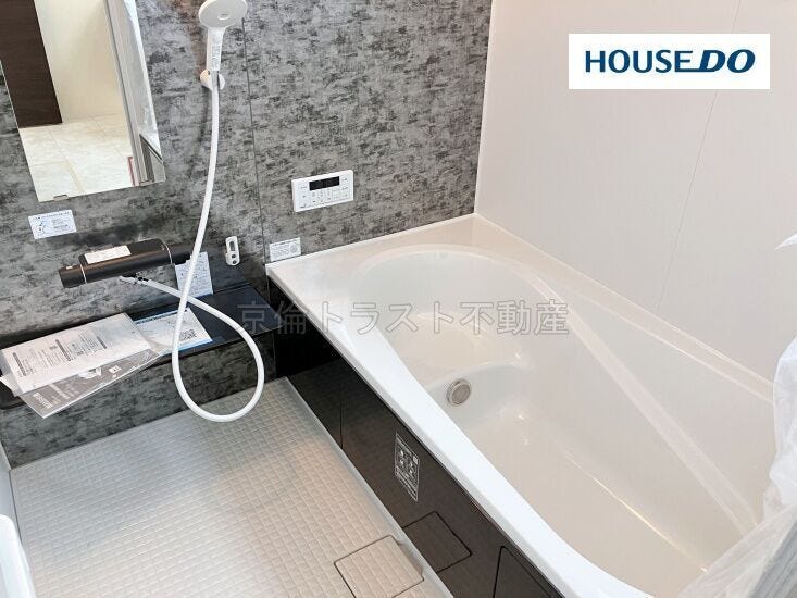 ゆったりサイズのお風呂は一日の疲れを癒やしてくれます!機能的でお手入れもしやすく、きれいに保てます!