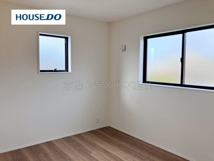 北西側洋室5.44帖 2階には明るく風通しの良い洋室が4部屋あります!お子様にプライベートルームを確保できます◎