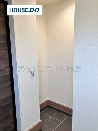 玄関にはシューズインクローゼットがあります!生活感のあるものを収納し、いつもスッキリきれいに保てますね♪