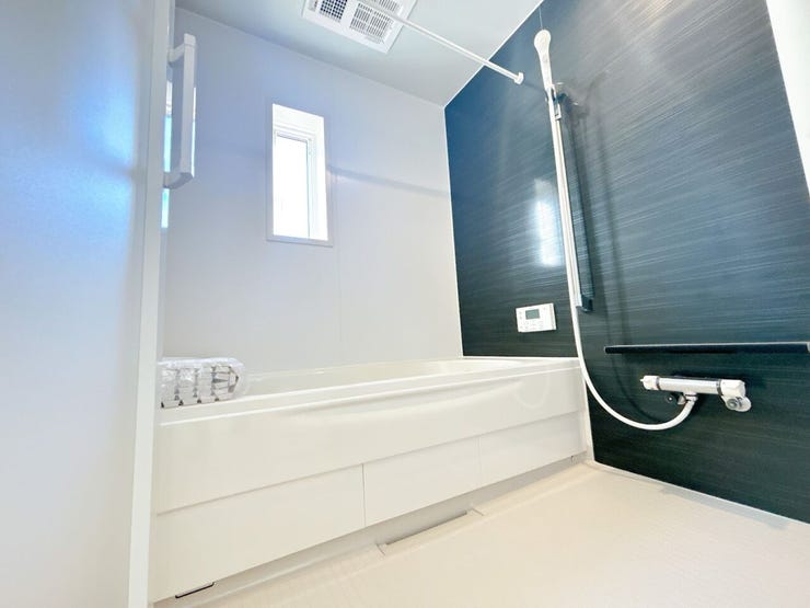 浴室暖房乾燥機能付き。
雨の日のお洗濯も安心です♪