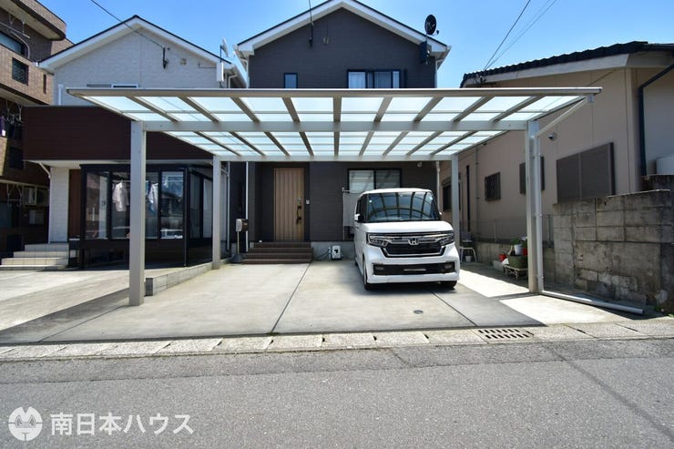 紫原２丁目 中古戸建 【駐車場】駐車2台分！カーポートがあり桜島の灰や雨などから愛車を守ります♪