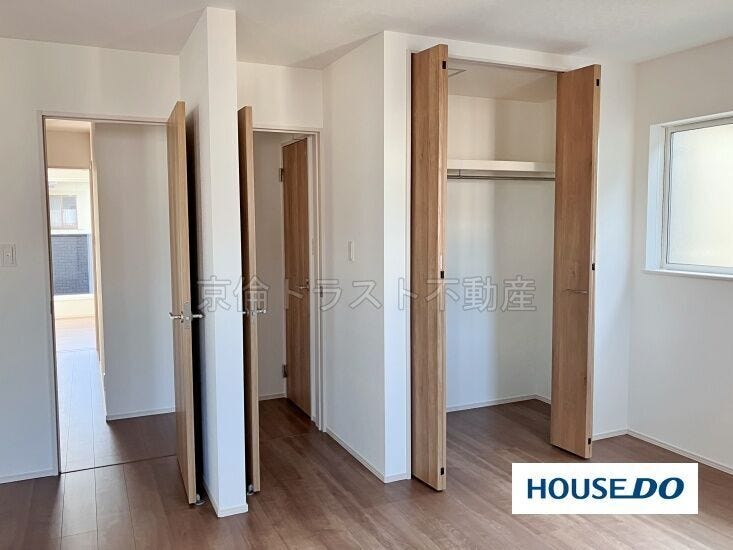 北西側洋室5帖 クローゼット 北側洋室を2室に仕切りをしてもそれぞれにクローゼットがあります!