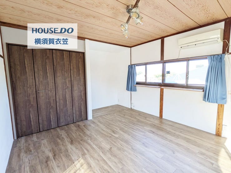 全居室6畳以上のゆとり!全室2面採光で明るく快適な居室です。全居室収納付きで収納に困りません!家具配置もスムーズです。陽当り良好で通風良好!全居室フローリングで清潔感があります。