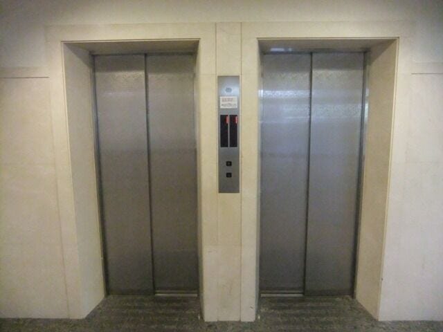 エレベーター2基