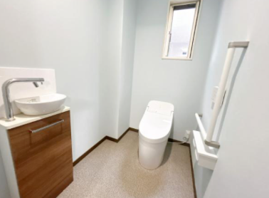 1階トイレ
十分な広さがあります。