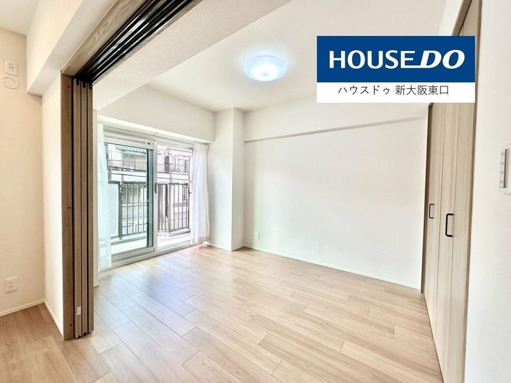 洋室5.2帖
天井も高く開放感のある造りです