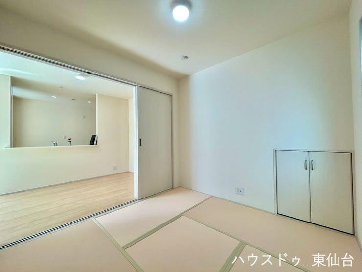 キッチンから見渡すことができるため、小さなお子様が遊んでいても安心ですね