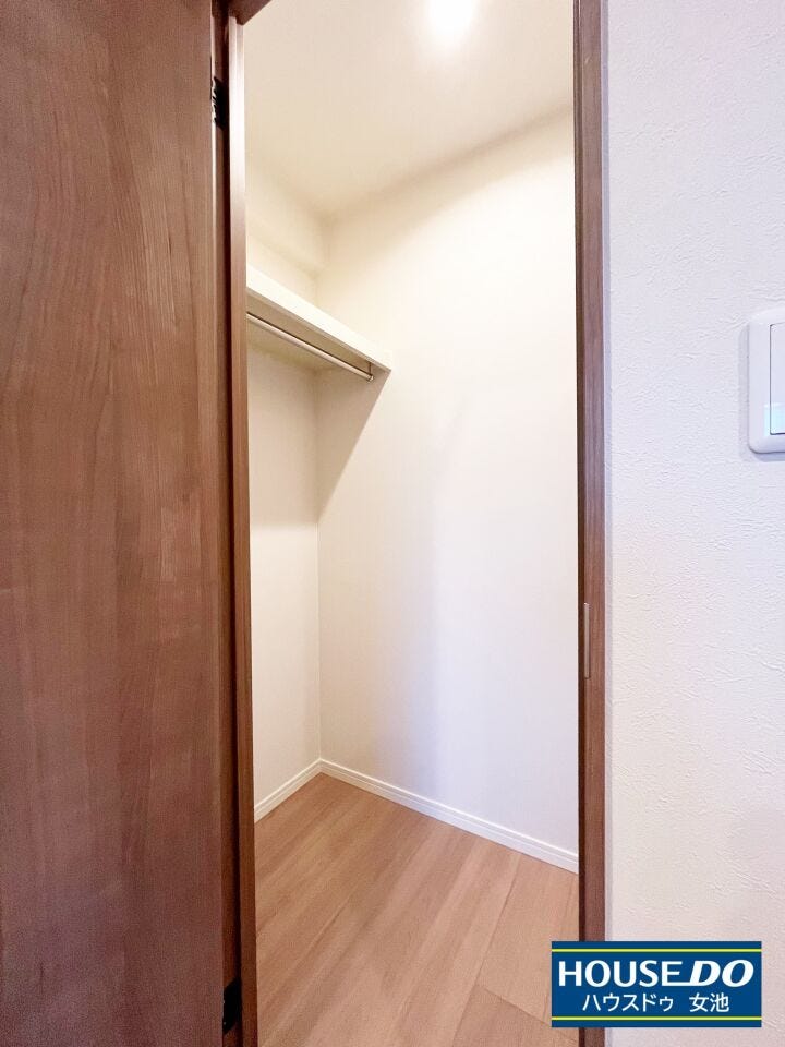 2025年11月撮影
洋室6.5畳(ウォークインクローゼット)