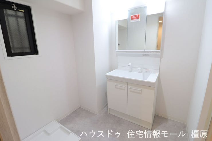 洗面台は今回シャワー付へ新調されました。