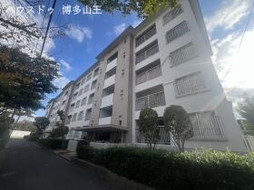 福岡市東区香椎駅前３丁目