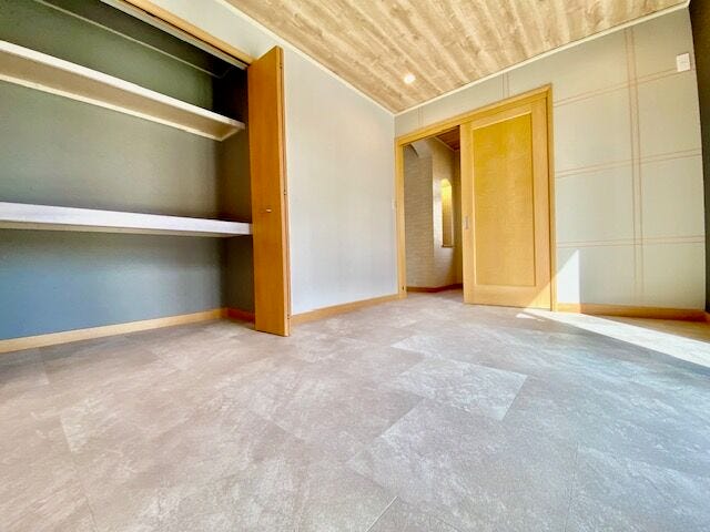 1階、洋室の収納。