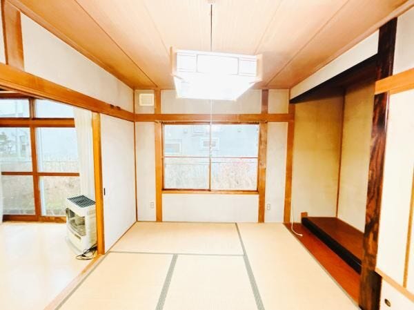 【リフォーム前】1階6帖和室です。