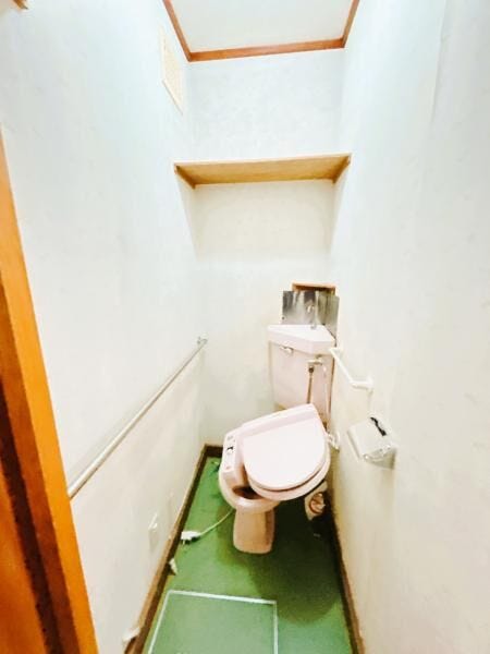 【リフォーム前】トイレです。