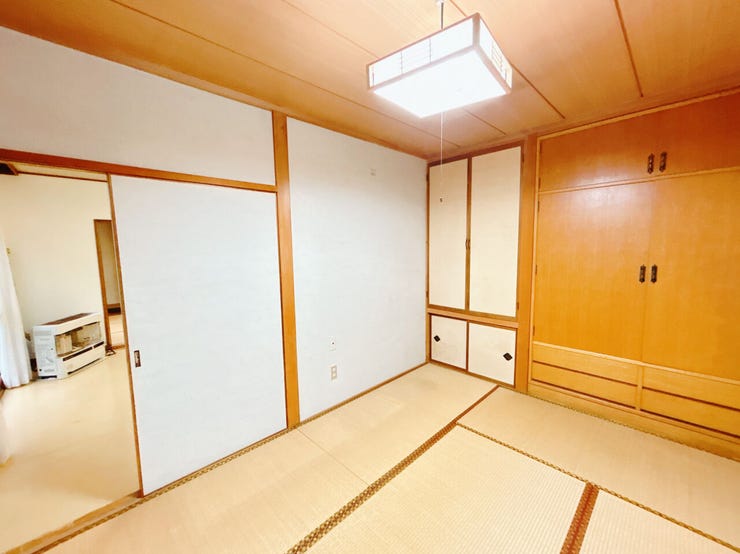 【リフォーム前】1階6帖和室別アングルです。