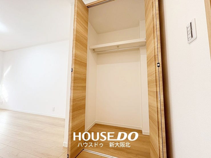 ■大容量のクローゼット!
■お洋服はもちろん、小物や季節家電も収納できてお部屋がスッキリと片付きます!