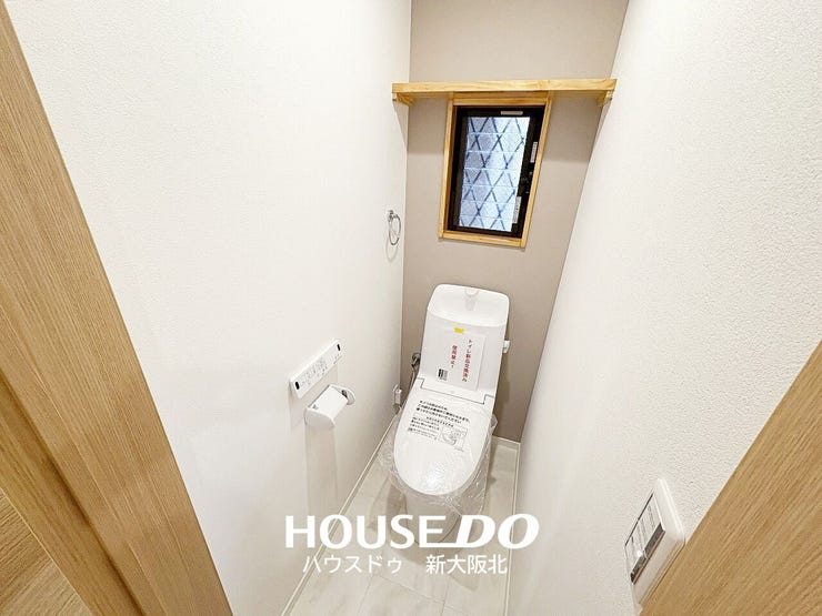 ■年中いつでも快適にご使用いただける温水便座付きトイレ!
■トイレが2カ所に設置されているので、ご家族の多い方にもオススメです!