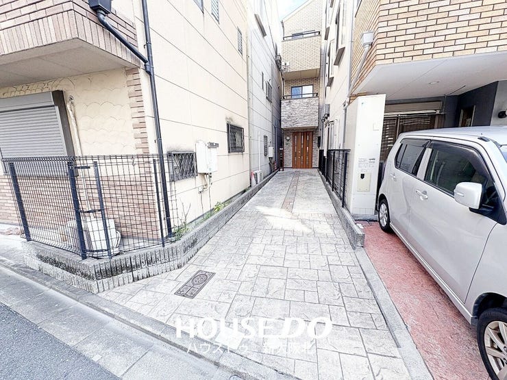 ■車種により、縦列駐車2台可能の駐車場付きです♪