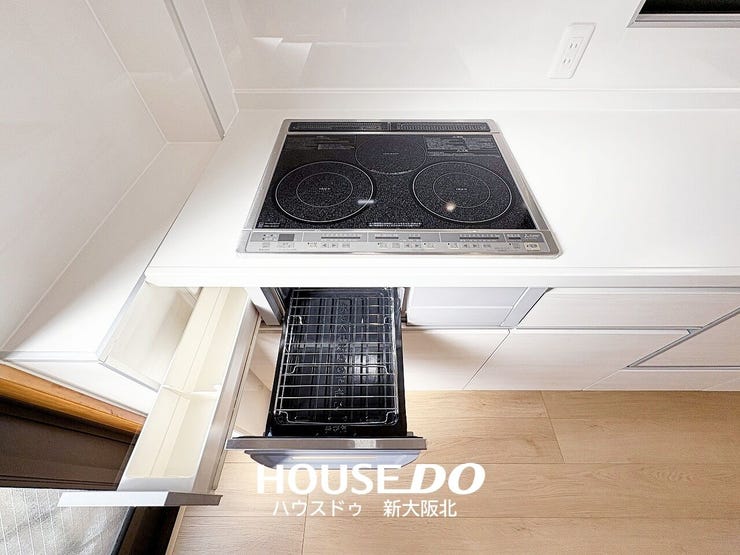 ■コンロの横にスパイスケースがあるのも嬉しいポイント!
■料理をしながらサッと取り出せるだけではなく、ホコリや油汚れから調味料を守り、清潔にお使いいただくことができます!