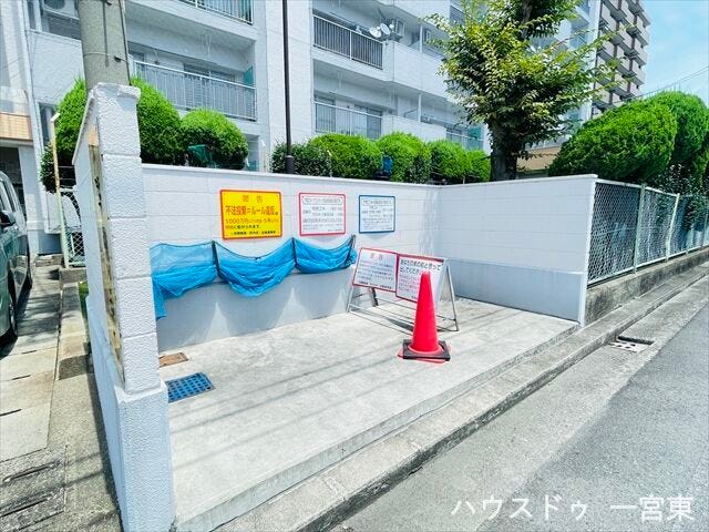 ≪ゴミ置き場≫
しっかり囲われているので安心です。ルールを守って心地良く使用しましょう。