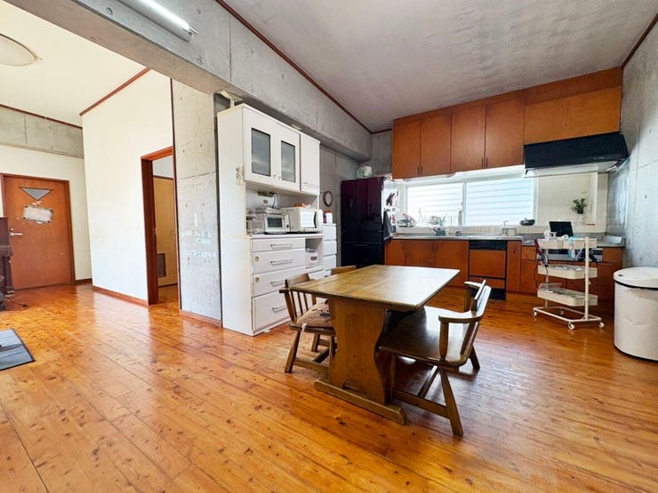 【リビング】
リビング:ダイニングスペースとしても利用可能