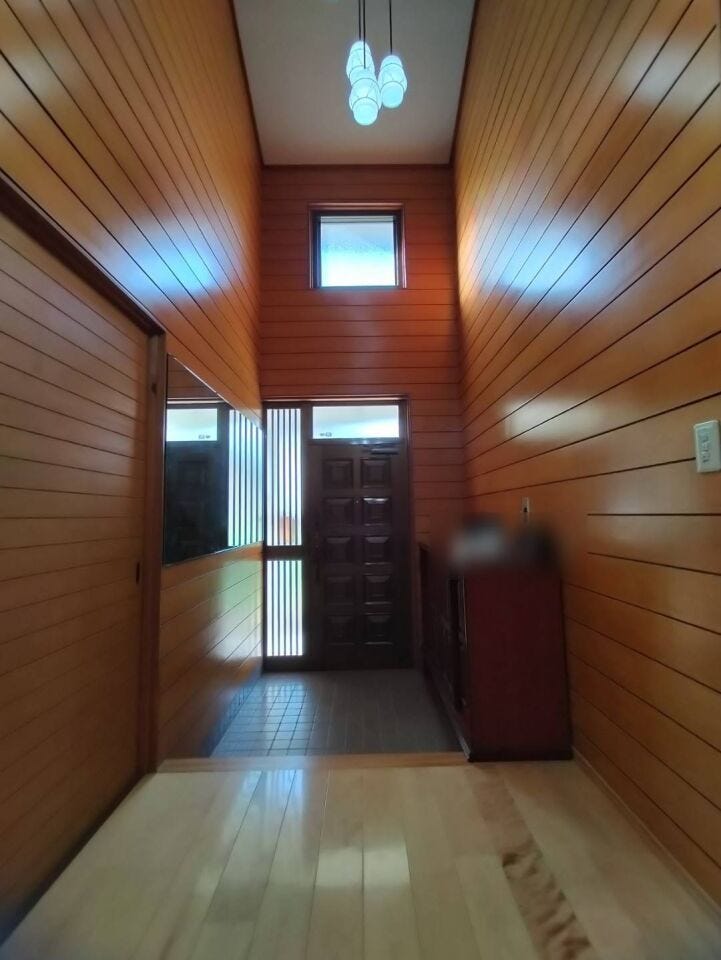 ロータイプのシューズボックス付きで圧迫感がありません!季節に合わせて玄関を飾ることも楽しみの一つになりそうです!