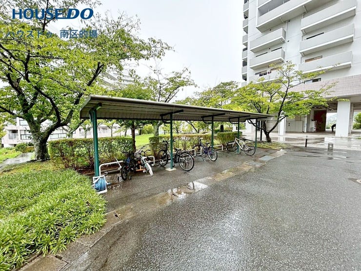 屋根付き駐輪場