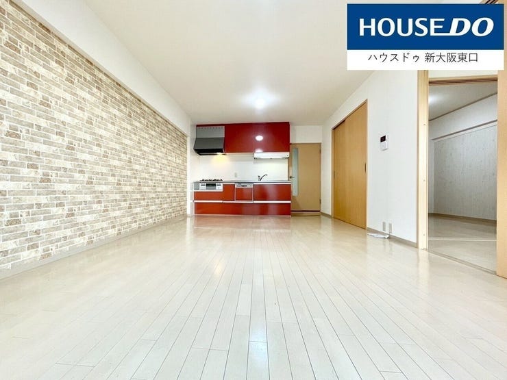 洋室4.5帖のお部屋です。
リビングと洋室6帖とは、回遊同線となります